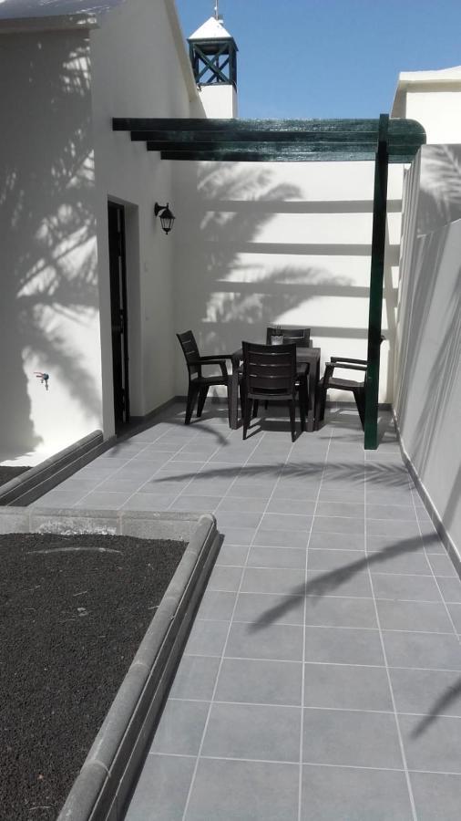 Playa Roca Bungalows Costa Teguise Dış mekan fotoğraf