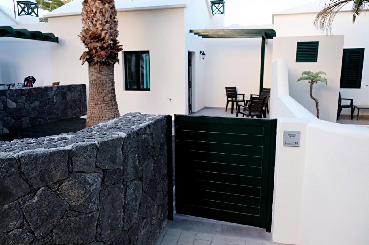 Playa Roca Bungalows Costa Teguise Dış mekan fotoğraf