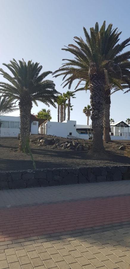Playa Roca Bungalows Costa Teguise Dış mekan fotoğraf