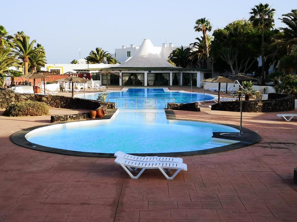 Playa Roca Bungalows Costa Teguise Dış mekan fotoğraf