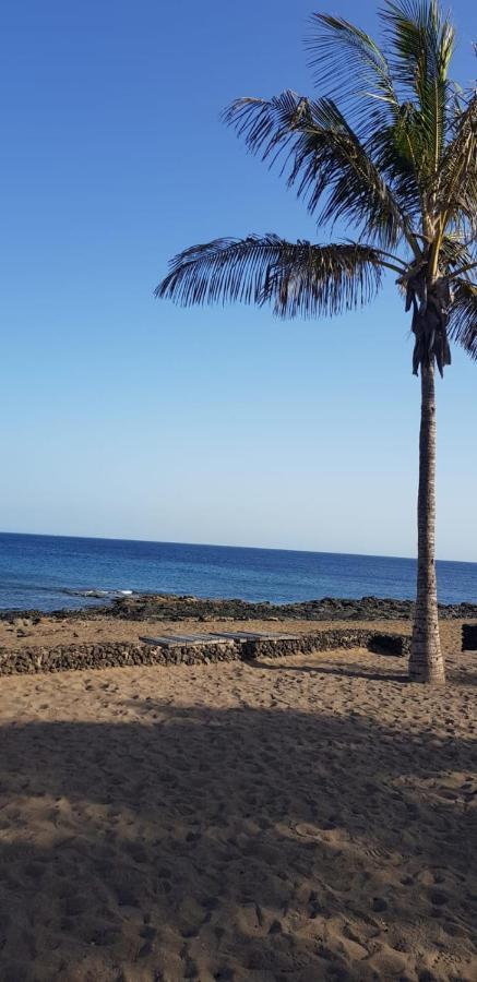 Playa Roca Bungalows Costa Teguise Dış mekan fotoğraf