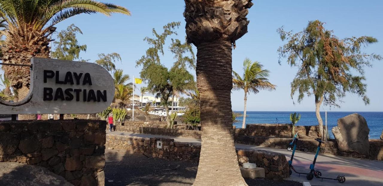 Playa Roca Bungalows Costa Teguise Dış mekan fotoğraf